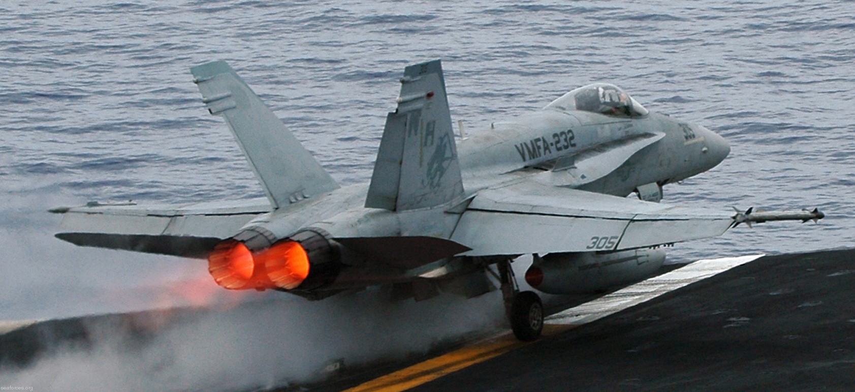 vmfa-232 red devils marine fighter attack squadron usmc f/a-18a+ hornet 03 uss nimitz cvn-68