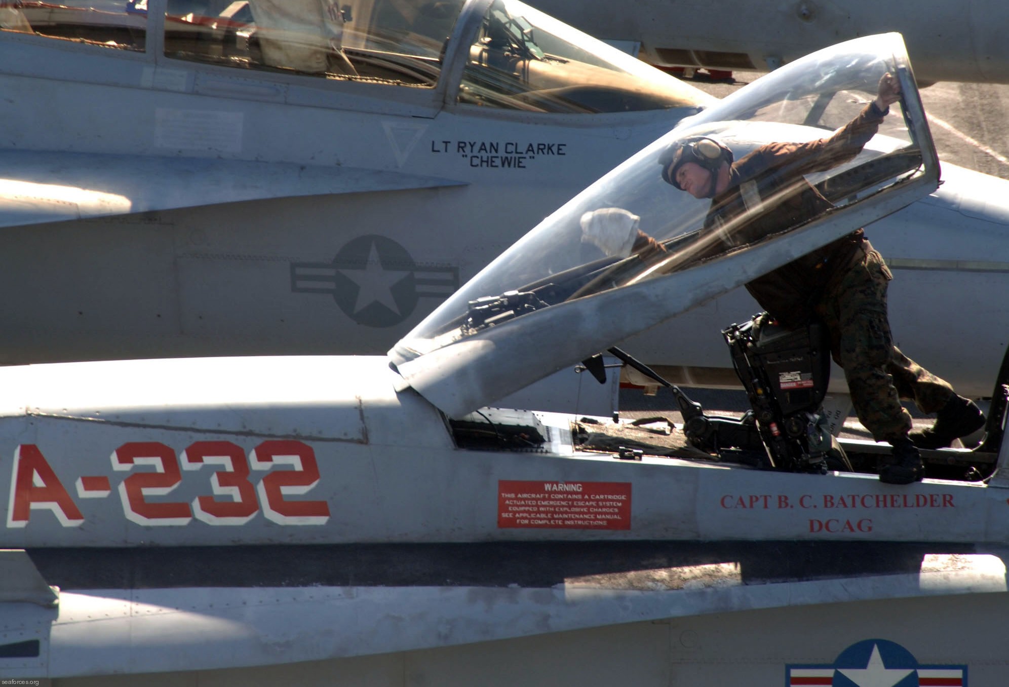 vmfa-232 red devils marine fighter attack squadron usmc f/a-18a+ hornet 04 cvw-11 uss nimitz cvn-68