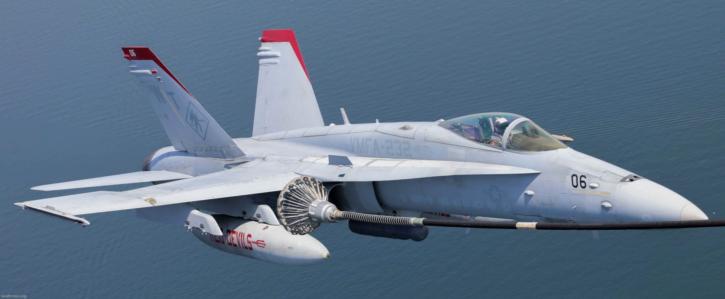 vmfa-232 red devils marine fighter attack squadron usmc f/a-18c hornet 35