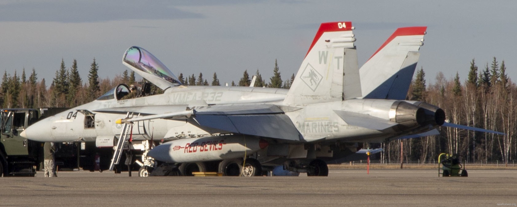 vmfa-232 red devils marine fighter attack squadron usmc f/a-18c hornet 70