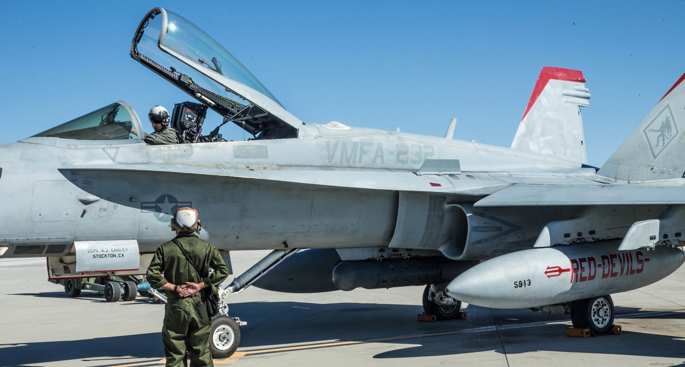 vmfa-232 red devils marine fighter attack squadron usmc f/a-18c hornet 75