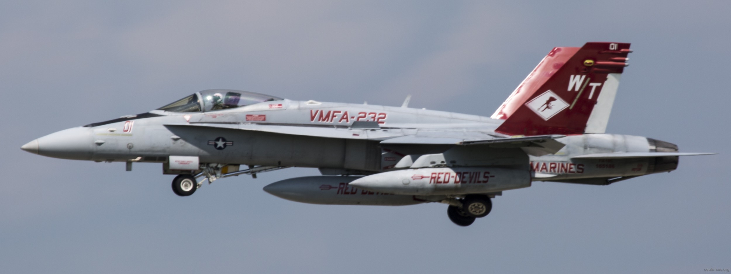 vmfa-232 red devils marine fighter attack squadron usmc f/a-18c hornet 79