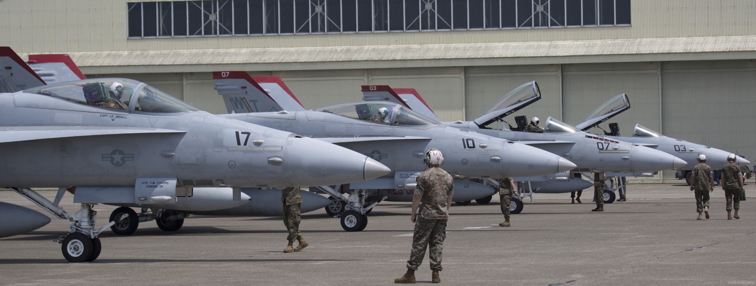 vmfa-232 red devils marine fighter attack squadron usmc f/a-18c hornet 80 hyakuri airbase japan