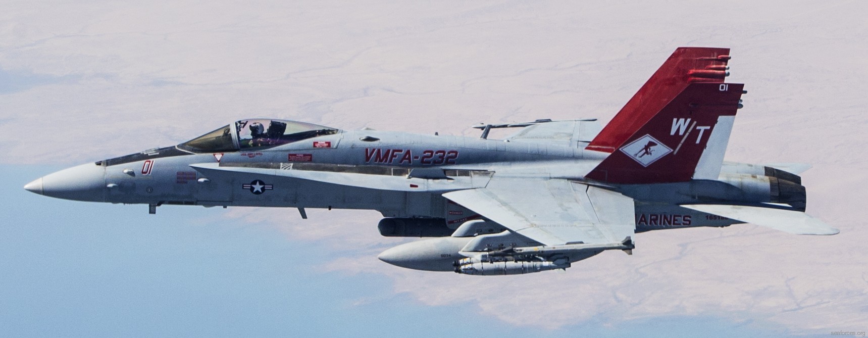 vmfa-232 red devils marine fighter attack squadron usmc f/a-18c hornet 121