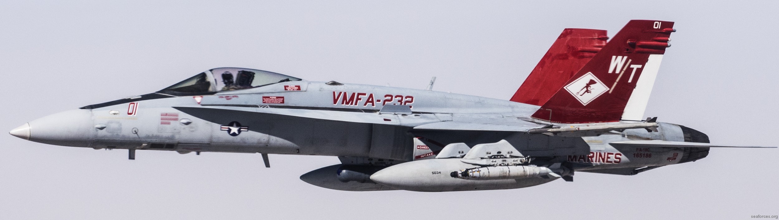 vmfa-232 red devils marine fighter attack squadron usmc f/a-18c hornet 125