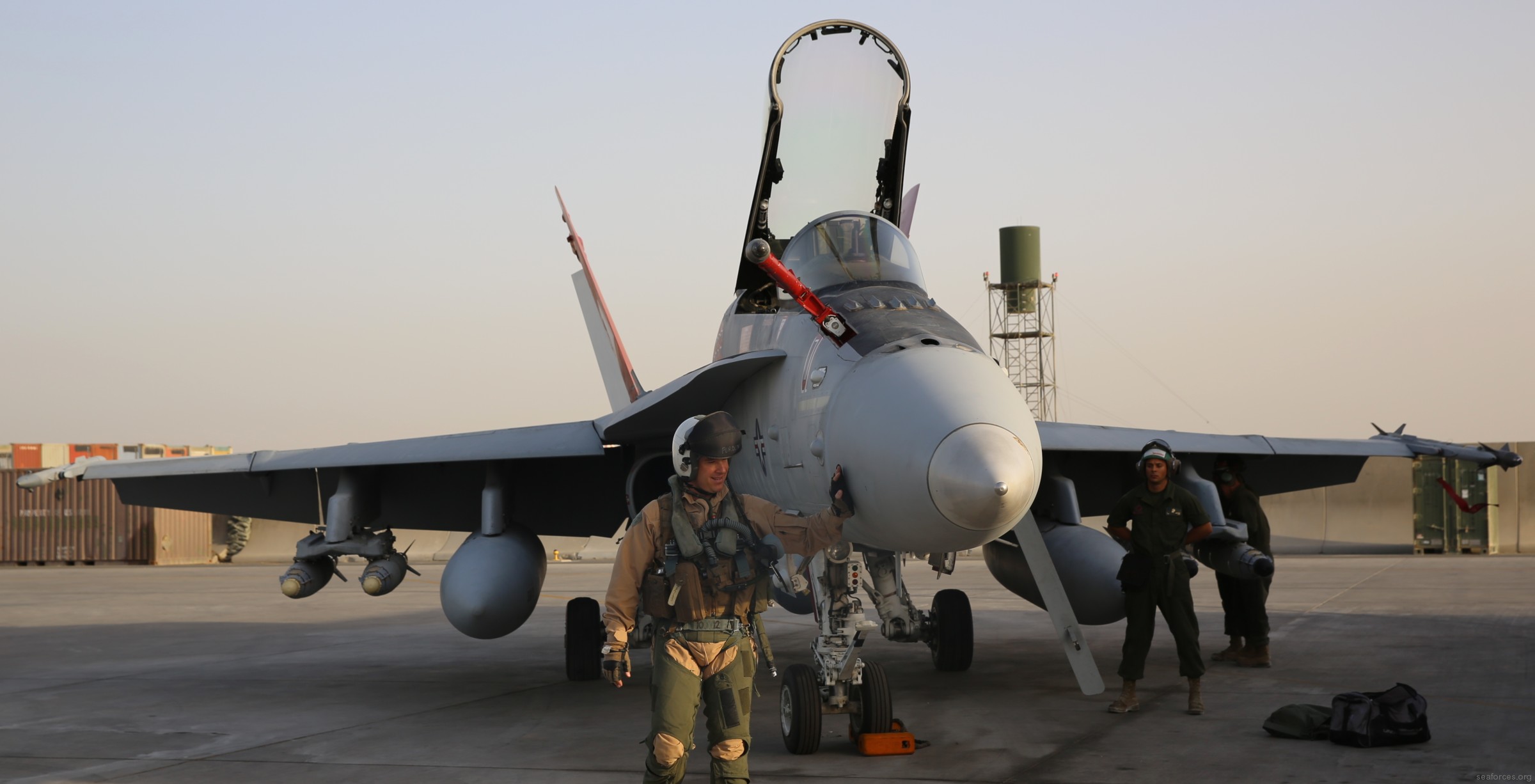 vmfa-232 red devils marine fighter attack squadron usmc f/a-18c hornet 128 afghanistan iraq