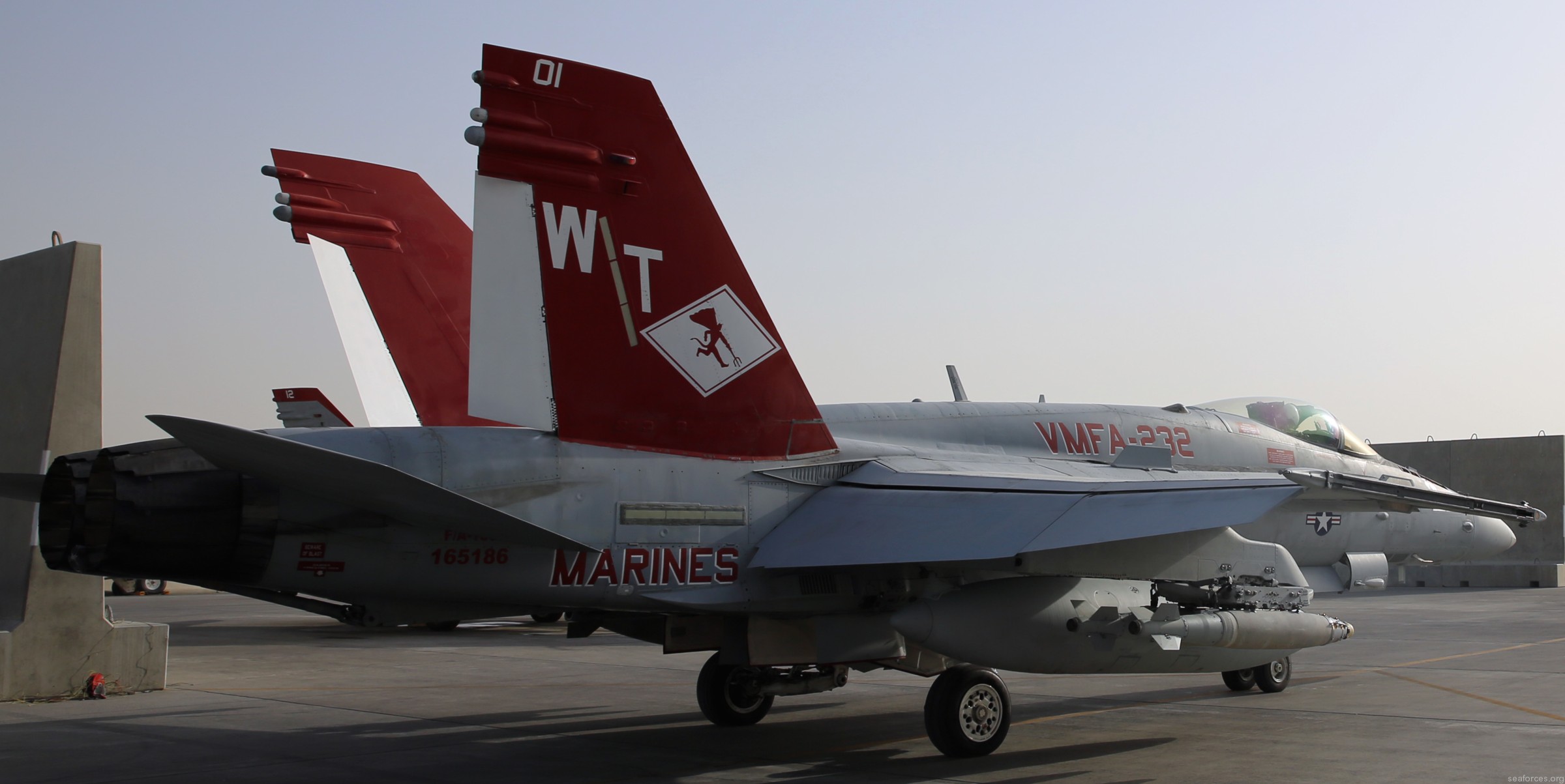 vmfa-232 red devils marine fighter attack squadron usmc f/a-18c hornet 133