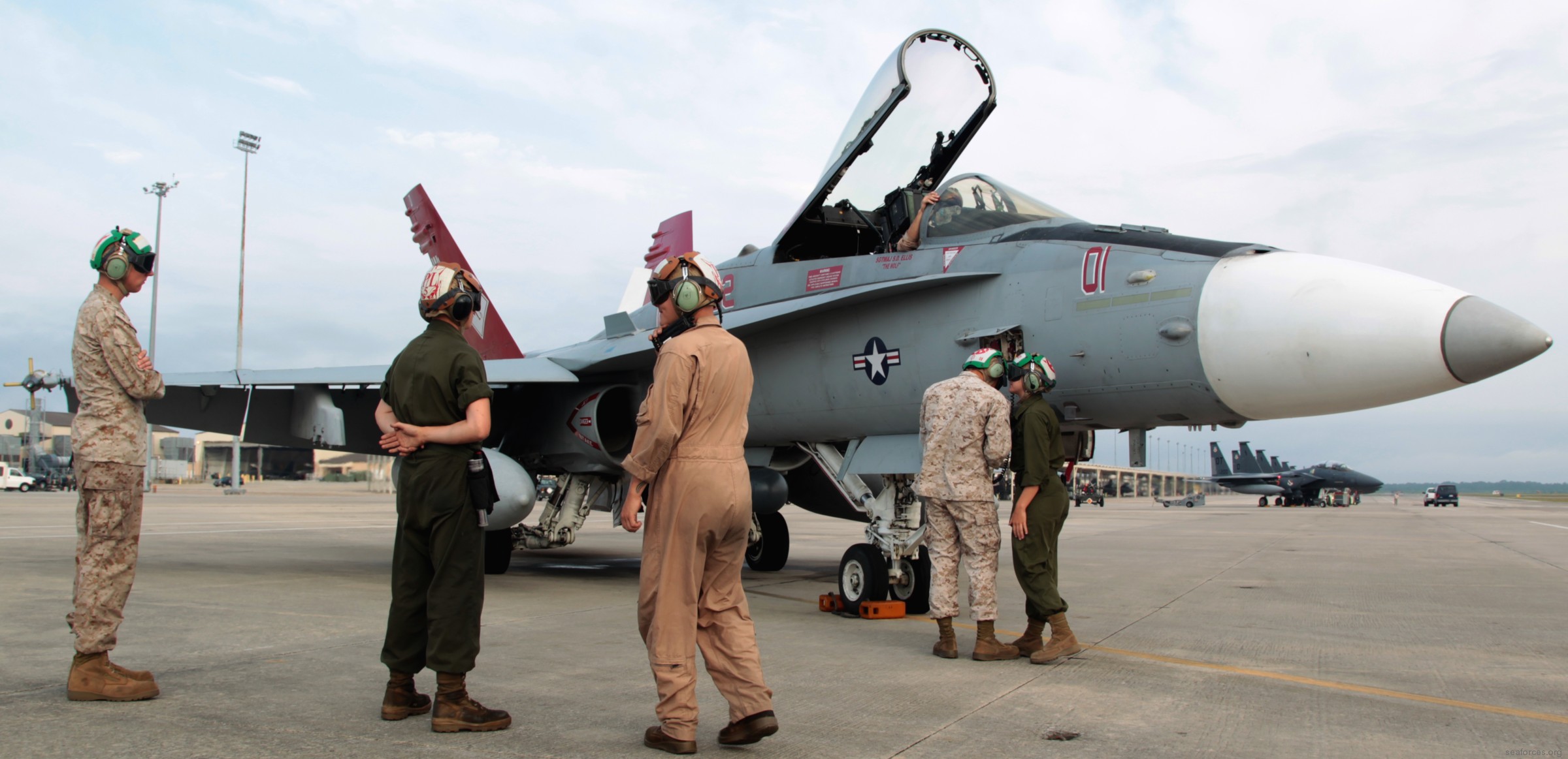 vmfa-232 red devils marine fighter attack squadron usmc f/a-18c hornet 149