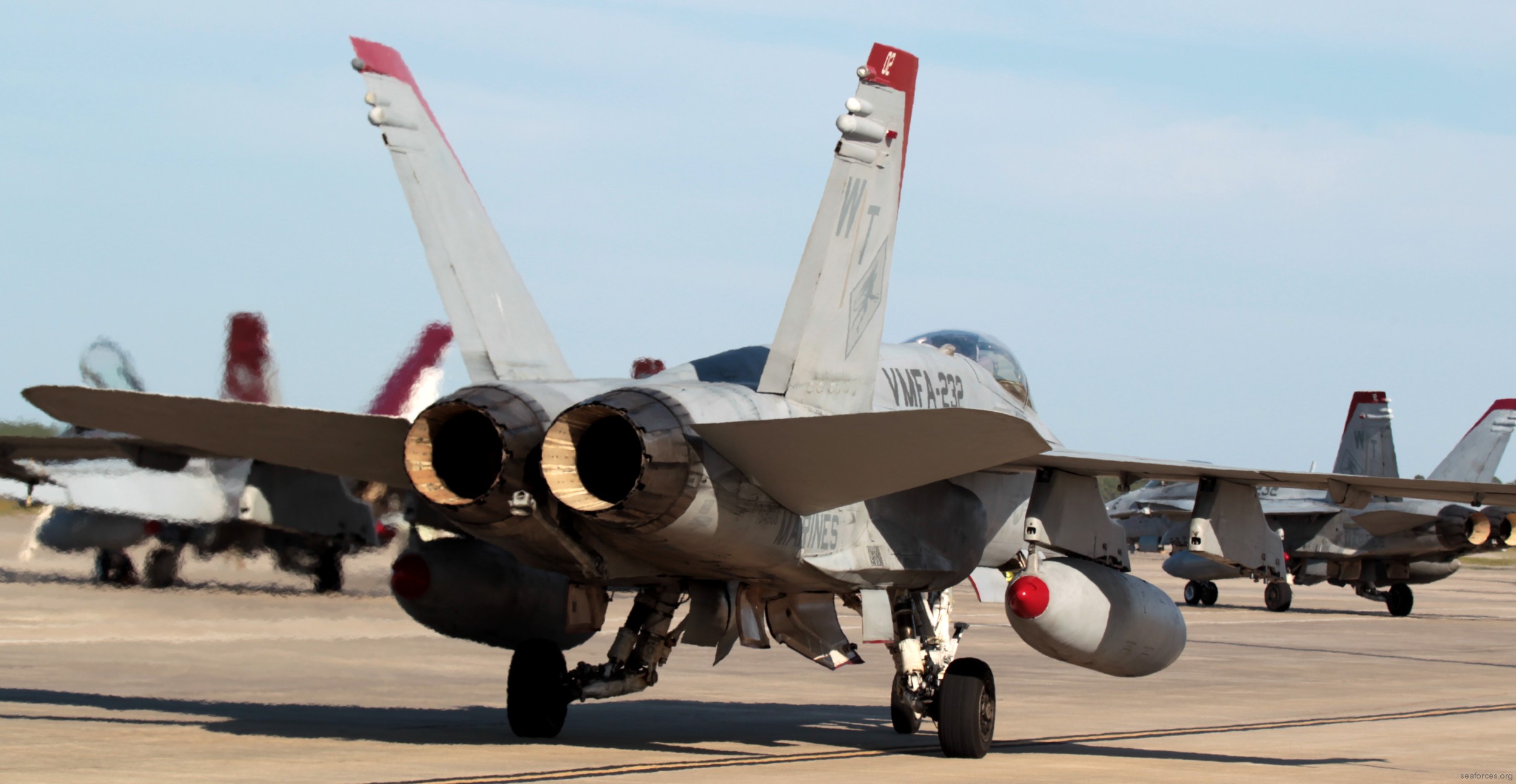 vmfa-232 red devils marine fighter attack squadron usmc f/a-18c hornet 153