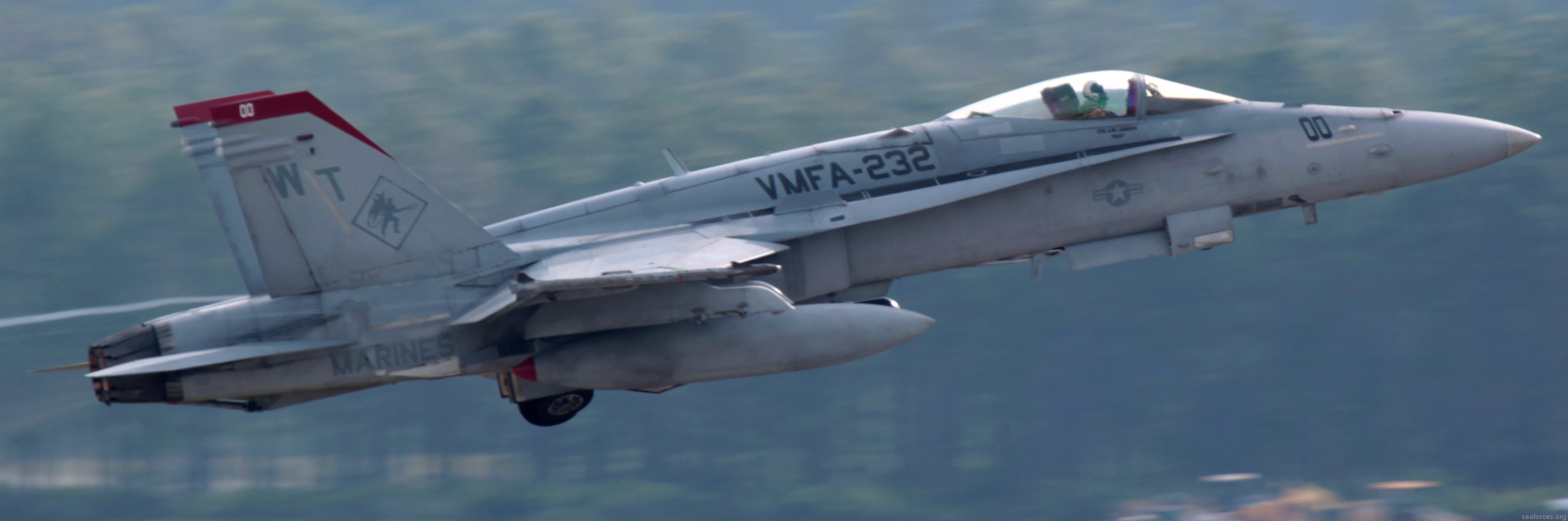 vmfa-232 red devils marine fighter attack squadron usmc f/a-18c hornet 161