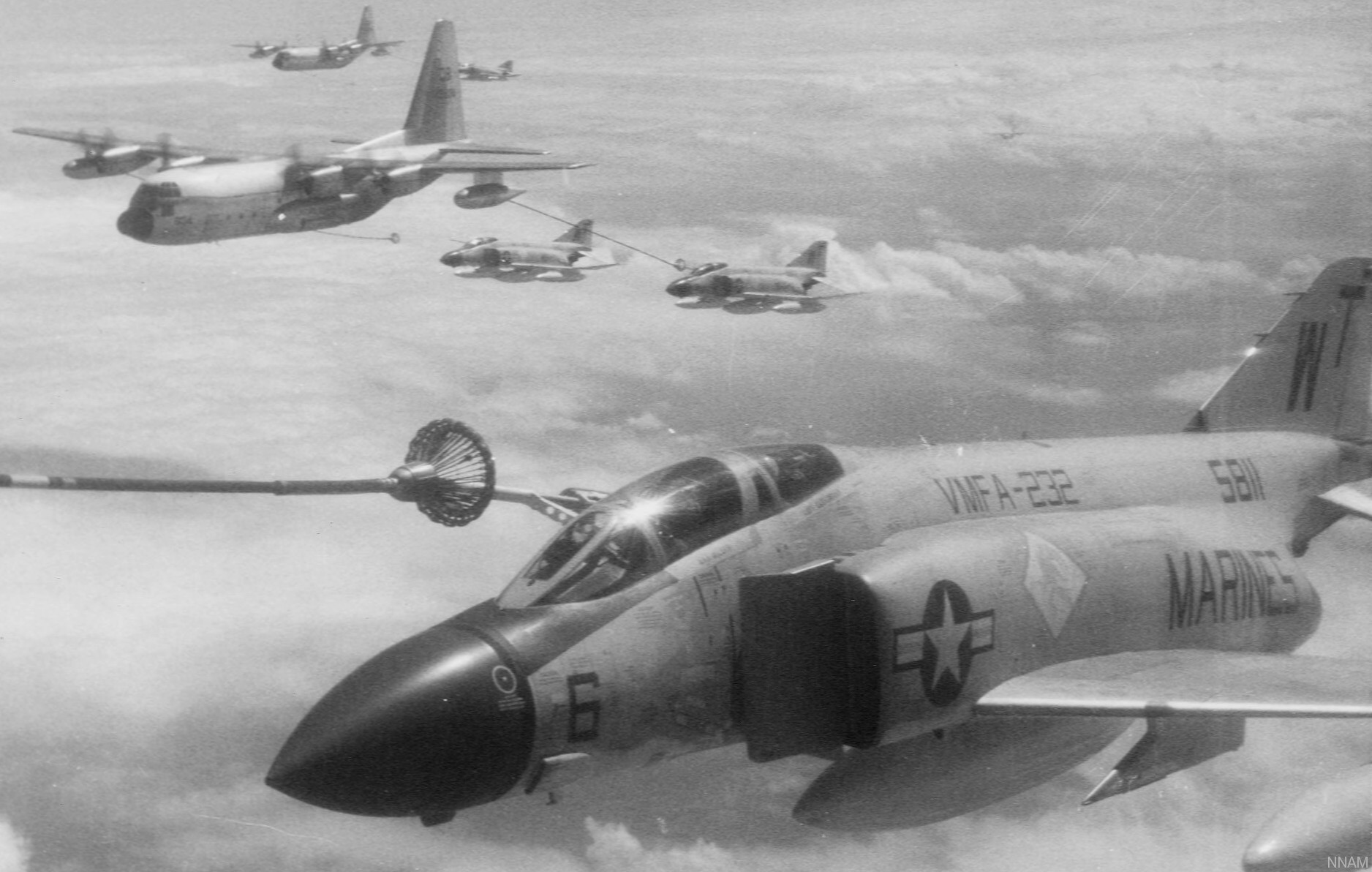 vmfa-232 red devils marine fighter attack squadron usmc f-4j phantom ii 184 vietnam