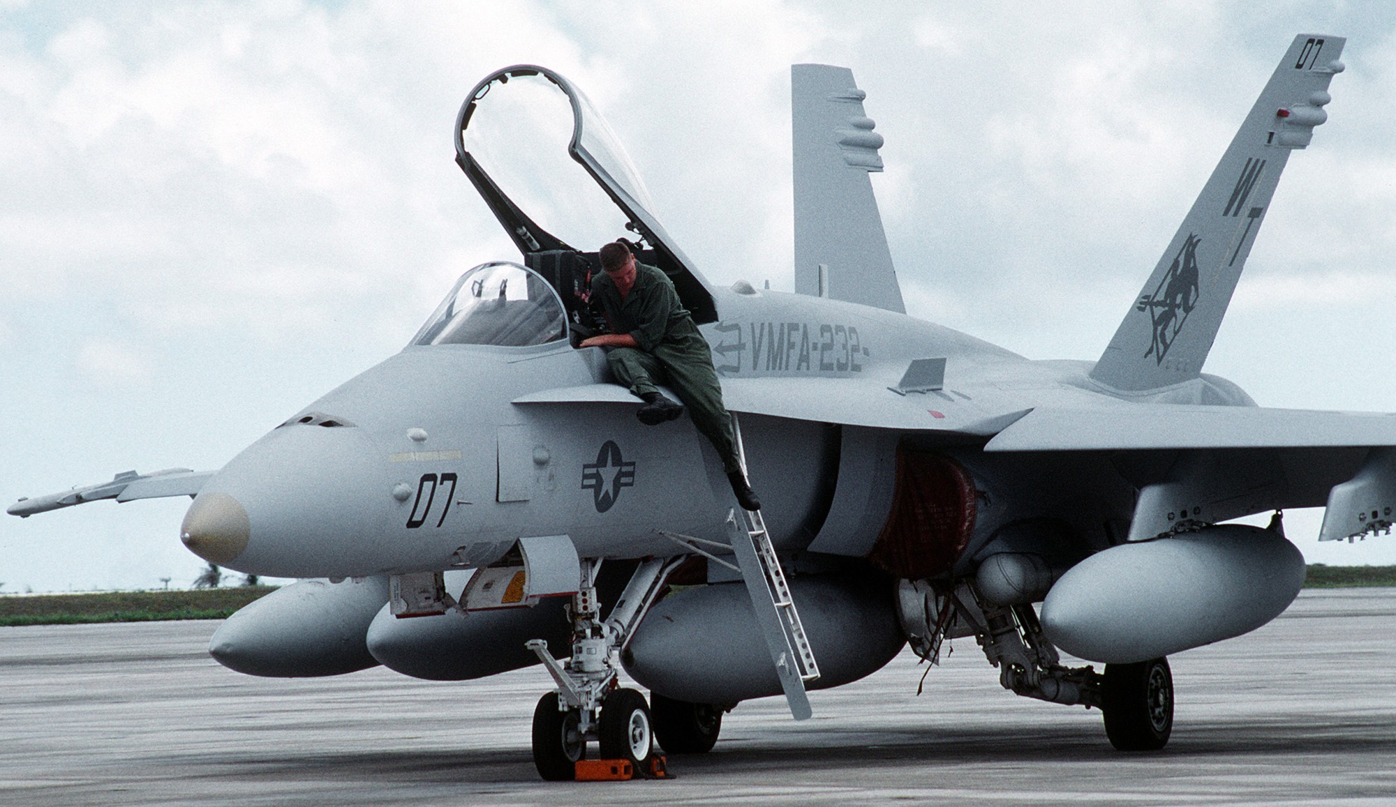 vmfa-232 red devils marine fighter attack squadron usmc f/a-18c hornet 209 exercise tandem thrust nas agana guam