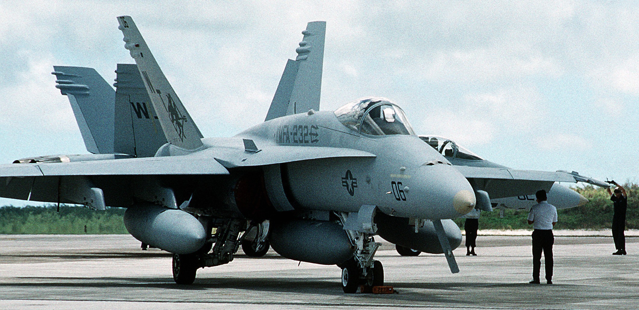 vmfa-232 red devils marine fighter attack squadron usmc f/a-18c hornet 210 nas agana guam
