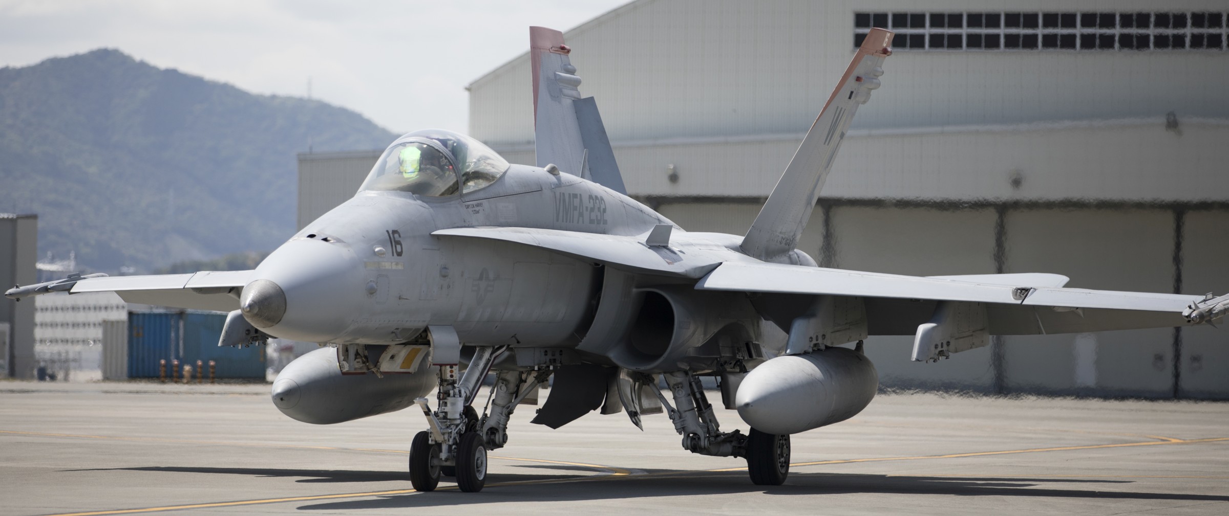 vmfa-232 red devils marine fighter attack squadron usmc f/a-18c hornet 234