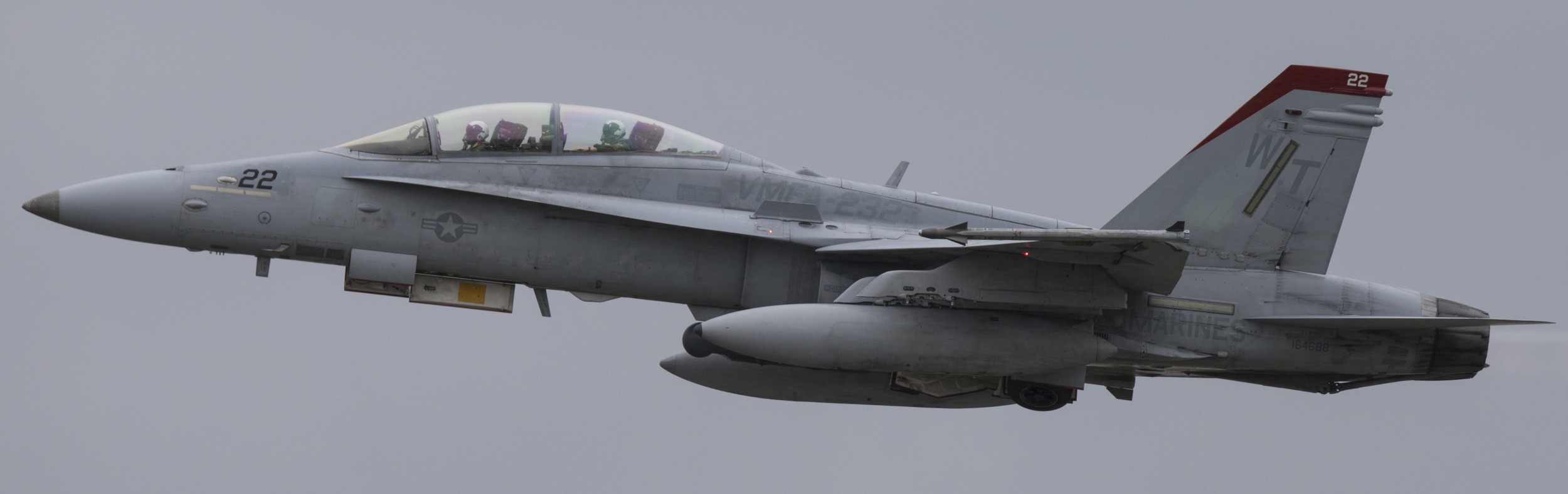 vmfa-232 red devils marine fighter attack squadron usmc f/a-18d hornet 237