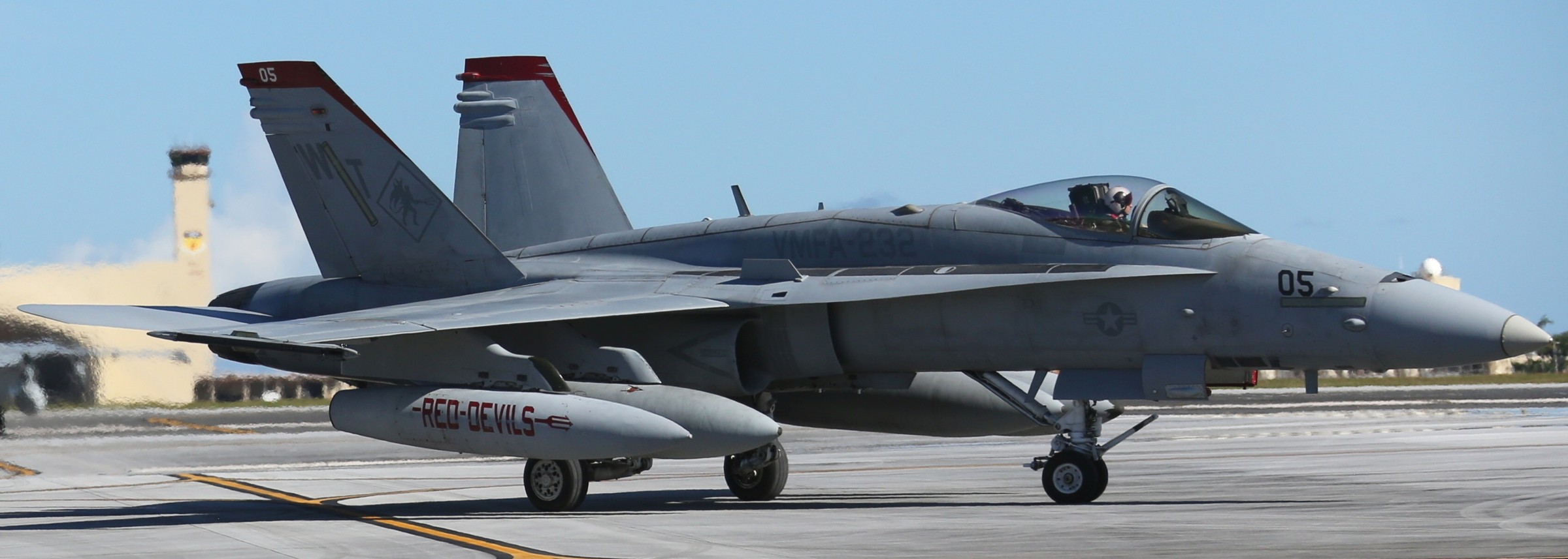 vmfa-232 red devils marine fighter attack squadron usmc f/a-18c hornet 240