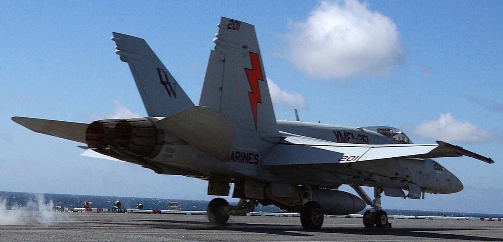 vmfa-251 thunderbolts marine fighter attack squadron f/a-18c hornet cvw-1 uss dwight d. eisenhower cvn-69