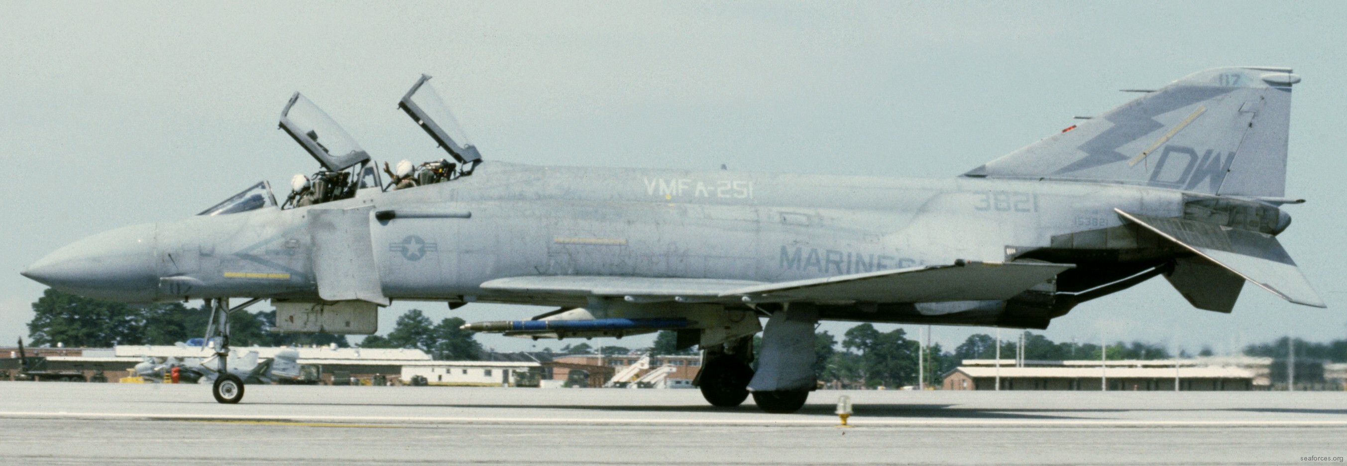 vmfa-251 thunderbolts marine fighter attack squadron f-4s phantom ii mcas cherry point north carolina 55