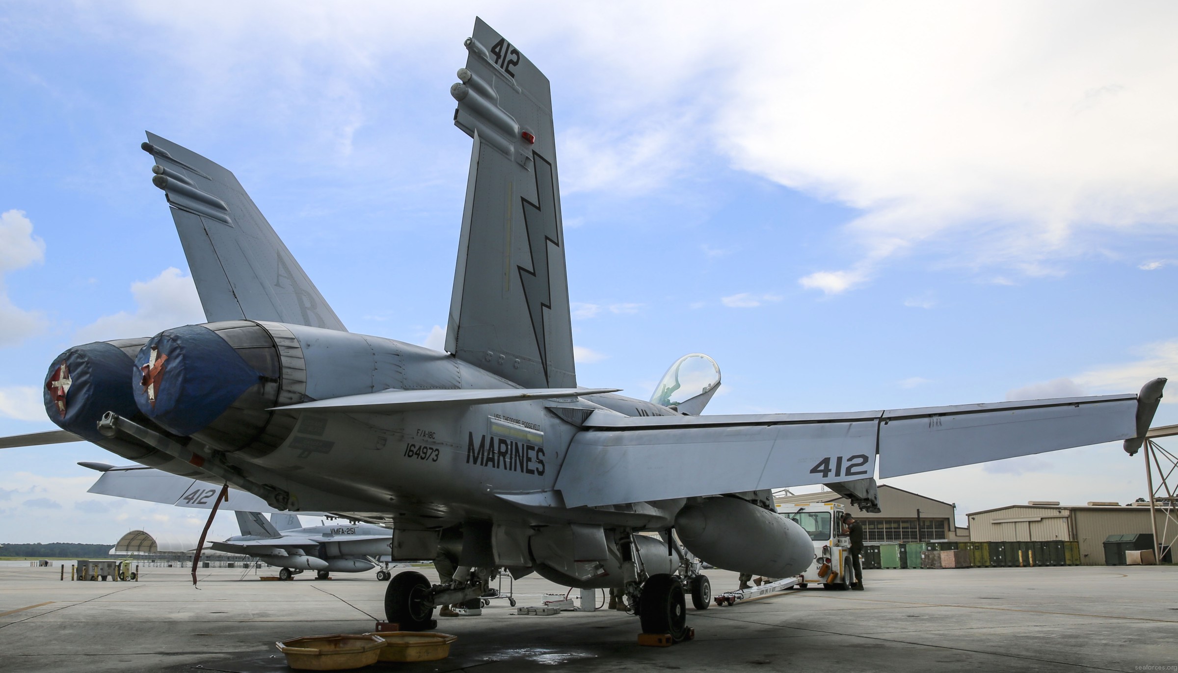 vmfa-251 thunderbolts marine fighter attack squadron f/a-18c hornet 135 mcas beaufort sc