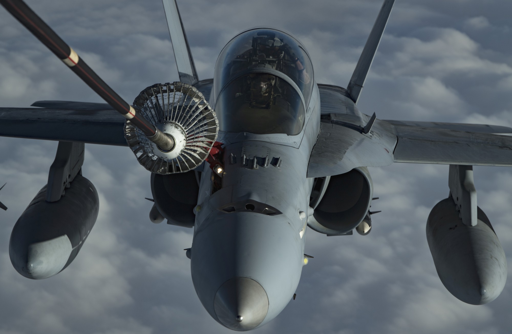 vmfa-251 thunderbolts marine fighter attack squadron usmc f/a-186 hornet centcom aor kuwait