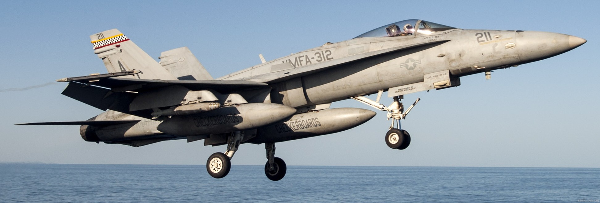 vmfa-312 checkerboards marine fighter attack squadron usmc f/a-18c hornet cvw-3 uss harry s. truman cvn-75 29