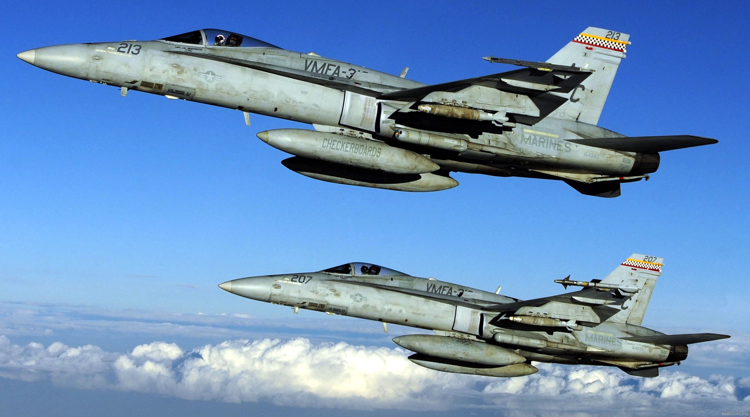 vmfa-312 checkerboards marine fighter attack squadron usmc f/a-18c hornet 128x mcas beaufort cvw uss