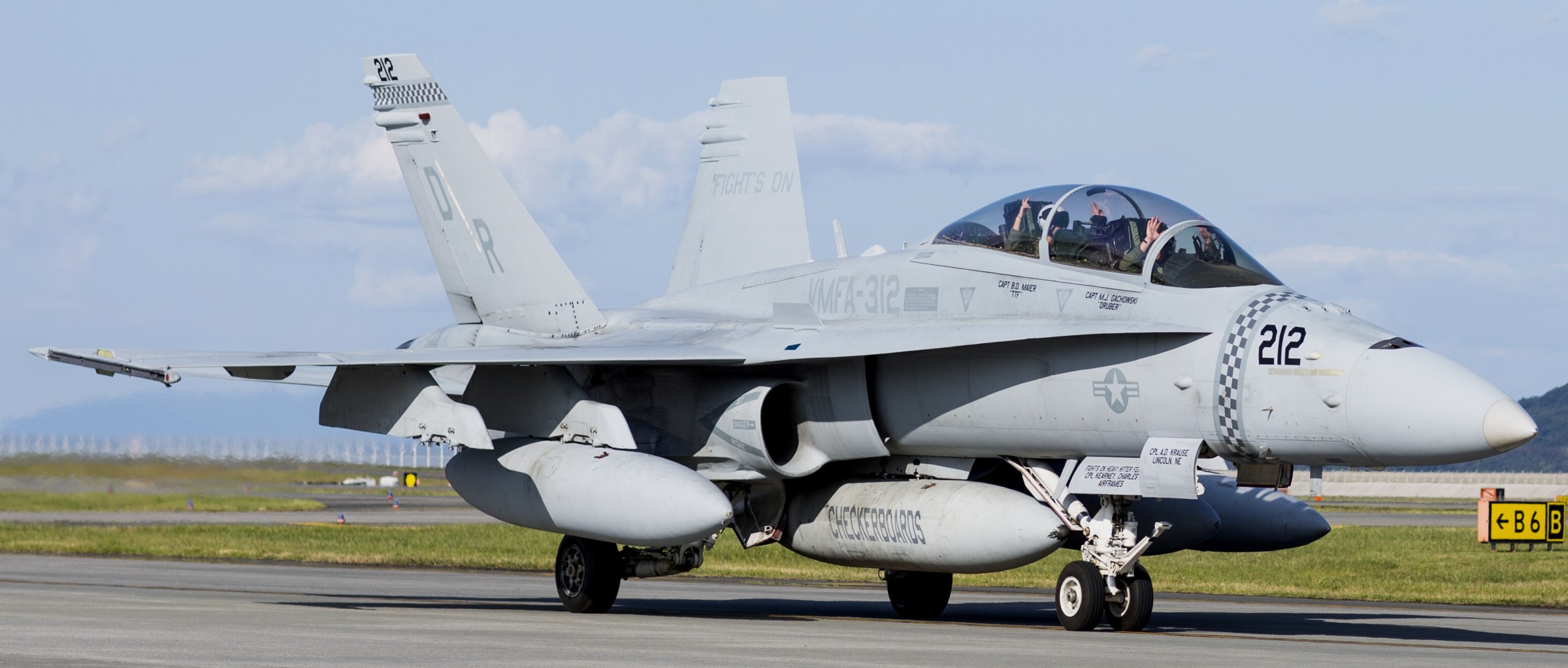 ヴァンパイアブライド vmfa314shpainted.png