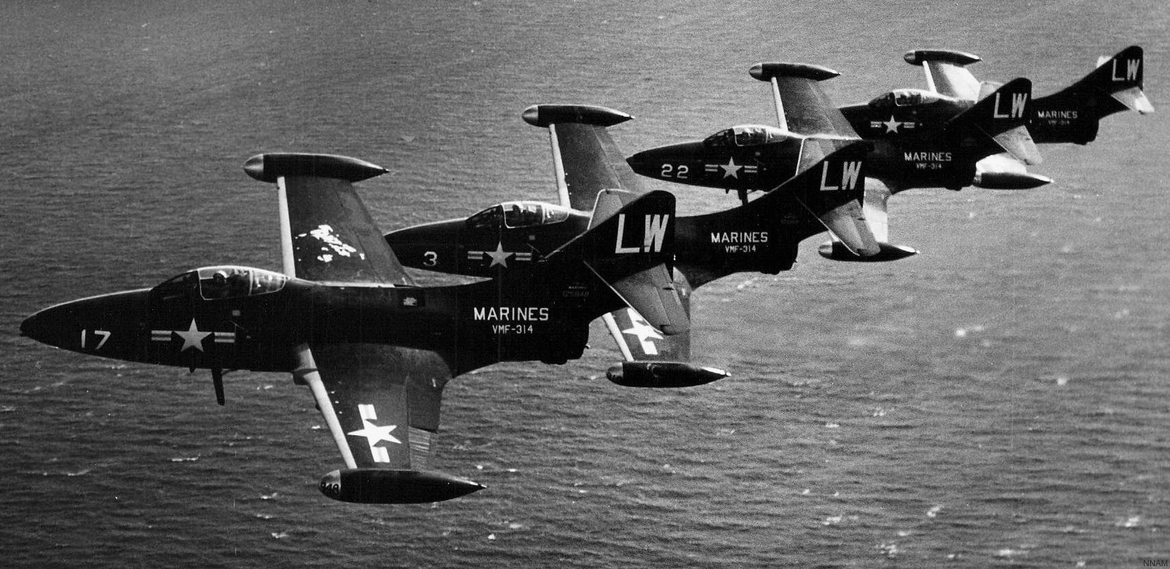 vmf-314 black knights marine fighter squadron f9f-2 panther 69