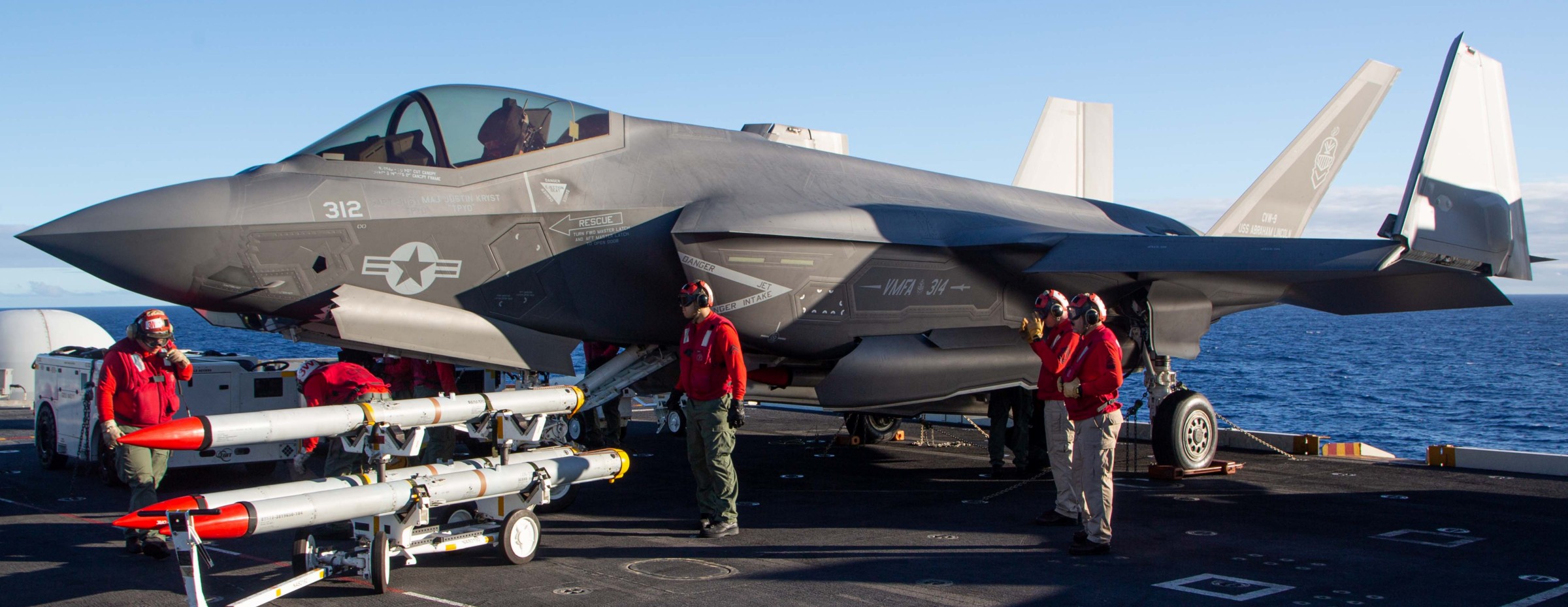 vmfa-314 black knights marine fighter attack squadron f-35c lightning ii aim-120 amraam 129