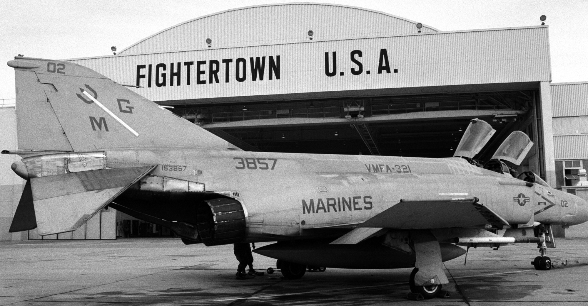vmfa-321 hell's angels marine fighter attack squadron usmc f-4s phantom ii 11 nas miramar california