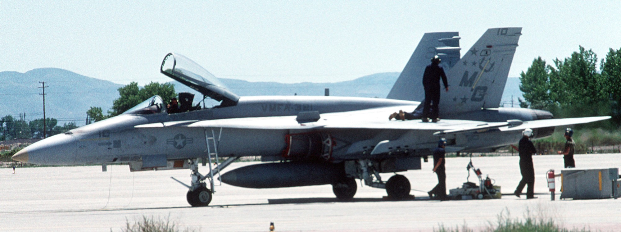 vmfa-321 hell's angels marine fighter attack squadron usmc f/a-18a hornet 18 nas fallon nevada