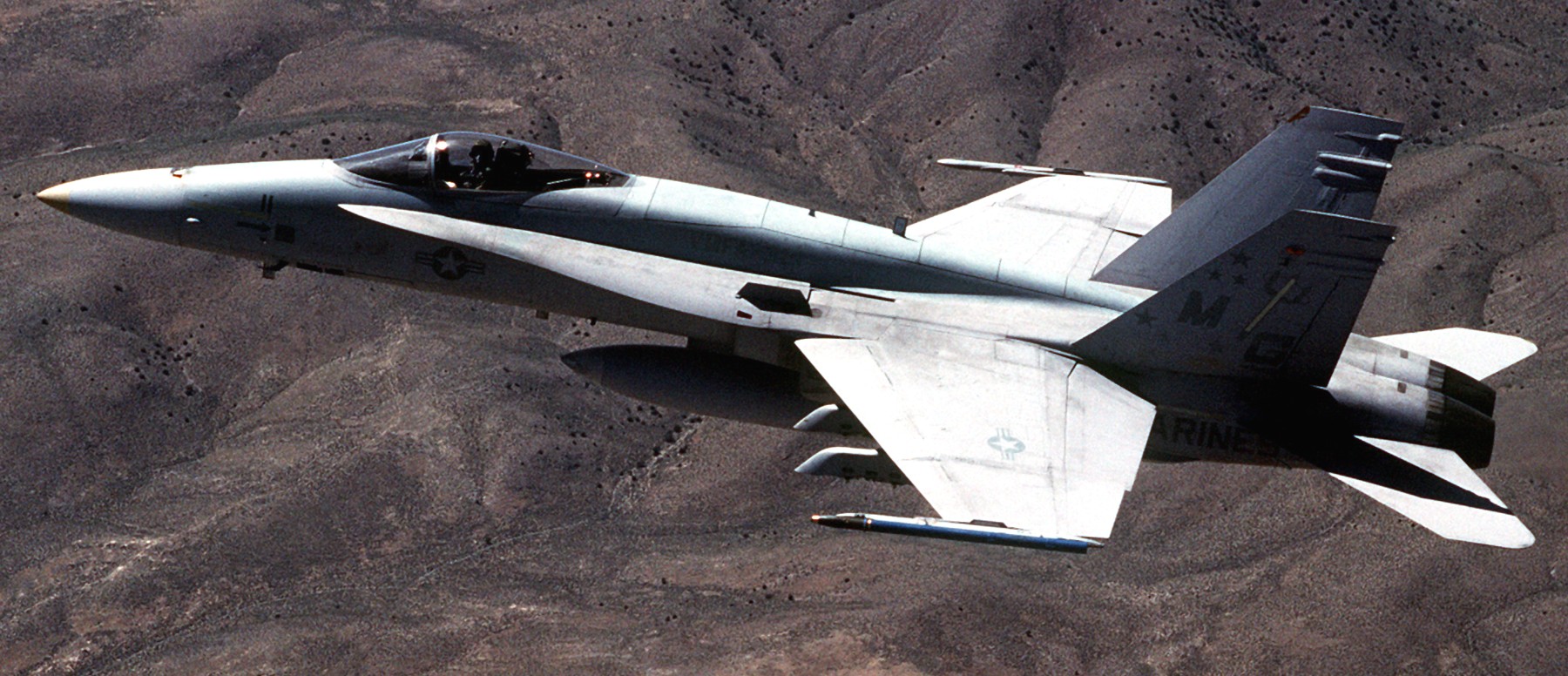 vmfa-321 hell's angels marine fighter attack squadron usmc f/a-18a hornet 23