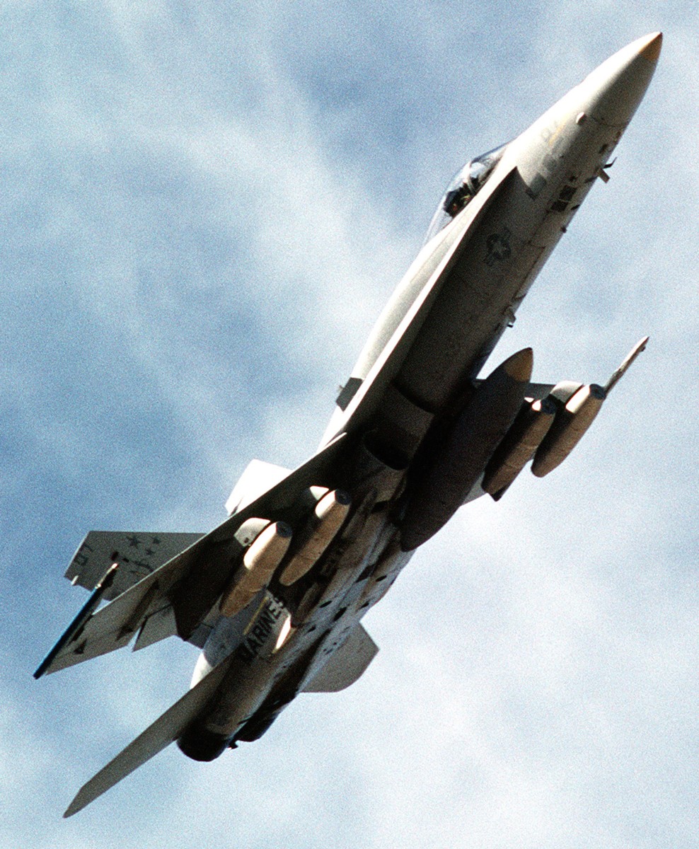 vmfa-321 hell's angels marine fighter attack squadron usmc f/a-18a hornet 28