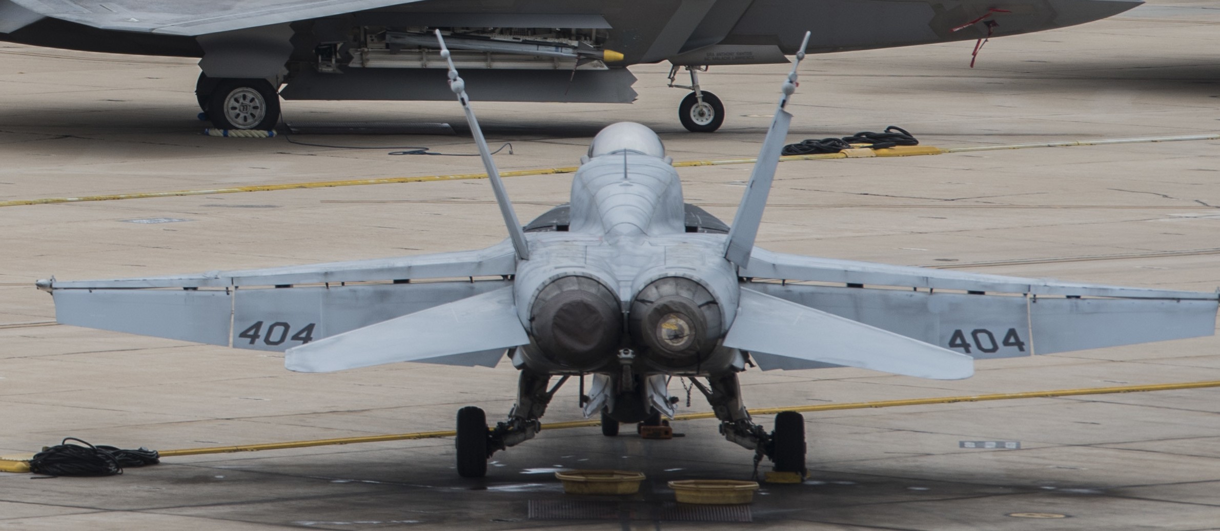 vmfa-323 death rattlers marine fighter attack squadron f/a-18c hornet 37
