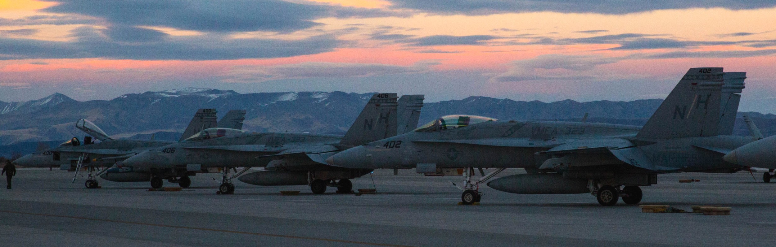 vmfa-323 death rattlers marine fighter attack squadron f/a-18c hornet 39