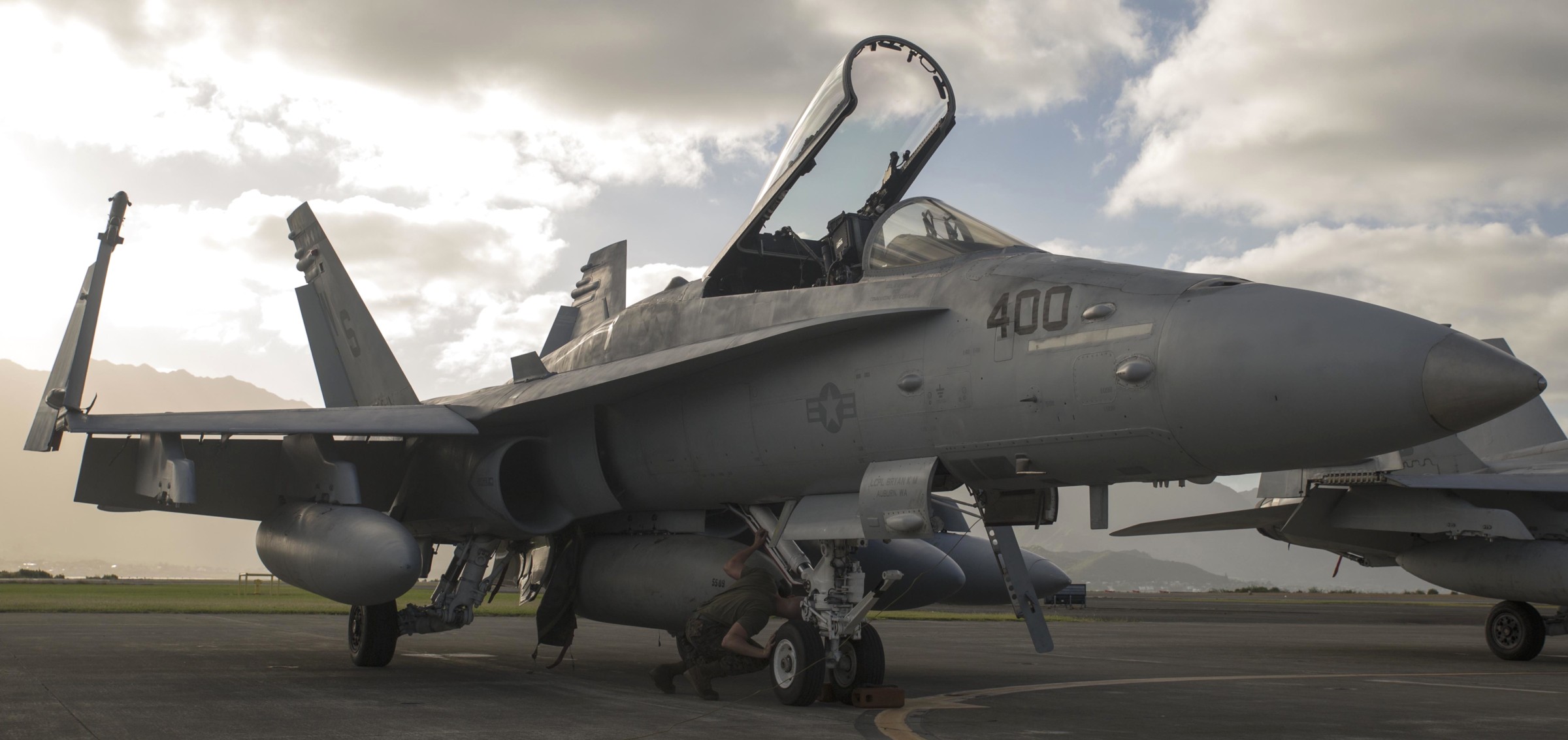 vmfa-323 death rattlers marine fighter attack squadron f/a-18c hornet 40 mcas kaneohe bay hawaii