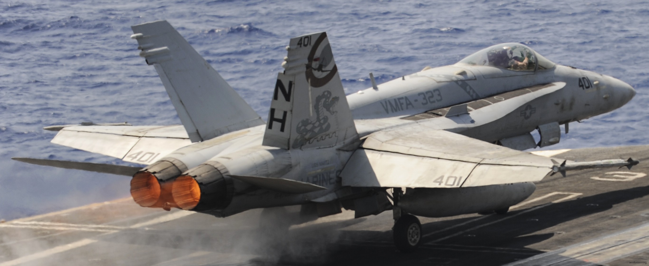 vmfa-323 death rattlers marine fighter attack squadron f/a-18c hornet cvw-11 uss nimitz cvn-68 42