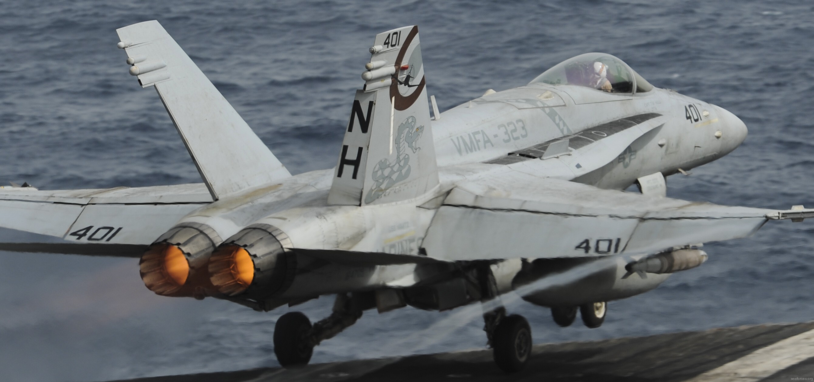 vmfa-323 death rattlers marine fighter attack squadron f/a-18c hornet cvw-11 uss nimitz cvn-68 62