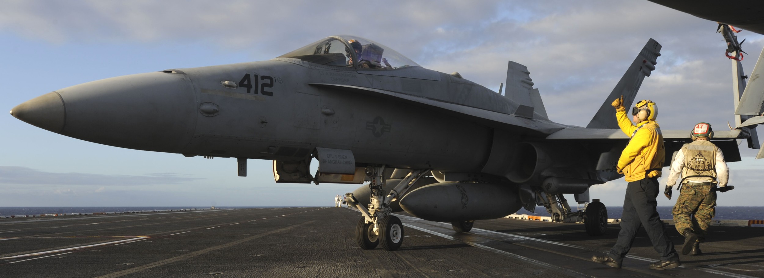 vmfa-323 death rattlers marine fighter attack squadron f/a-18c hornet cvw-11 uss nimitz cvn-68 80