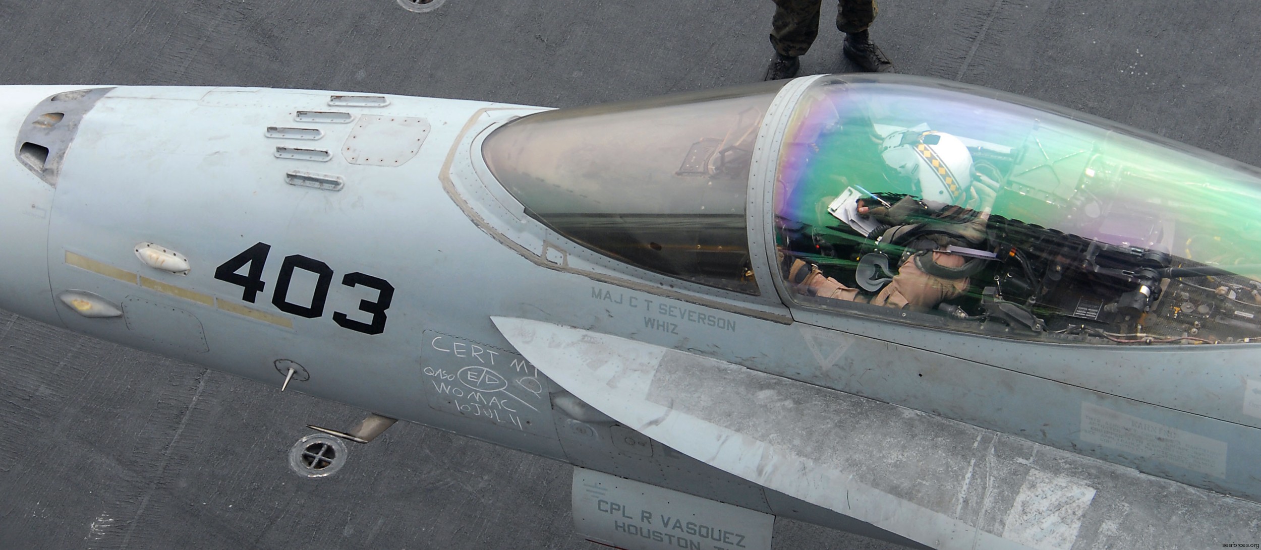 vmfa-323 death rattlers marine fighter attack squadron f/a-18c hornet cvw-11 uss nimitz cvn-68 84 cockpit