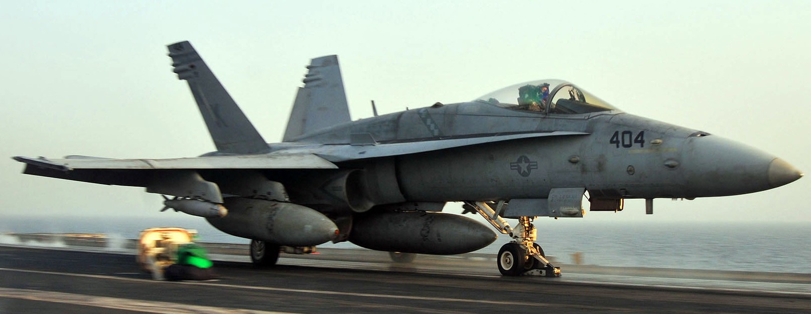 vmfa-323 death rattlers marine fighter attack squadron f/a-18c hornet cvw-11 uss nimitz cvn-68 87