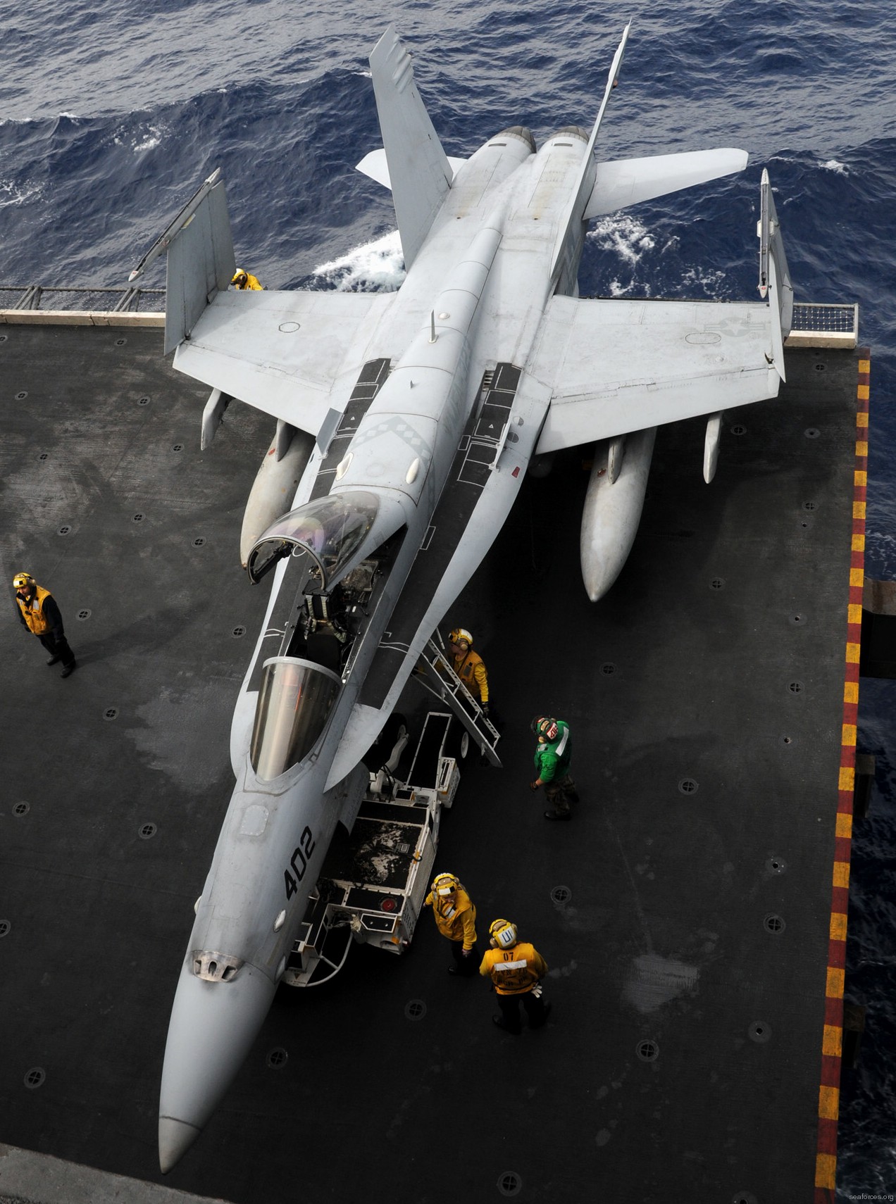 vmfa-323 death rattlers marine fighter attack squadron f/a-18c hornet cvw-11 uss nimitz cvn-68 88