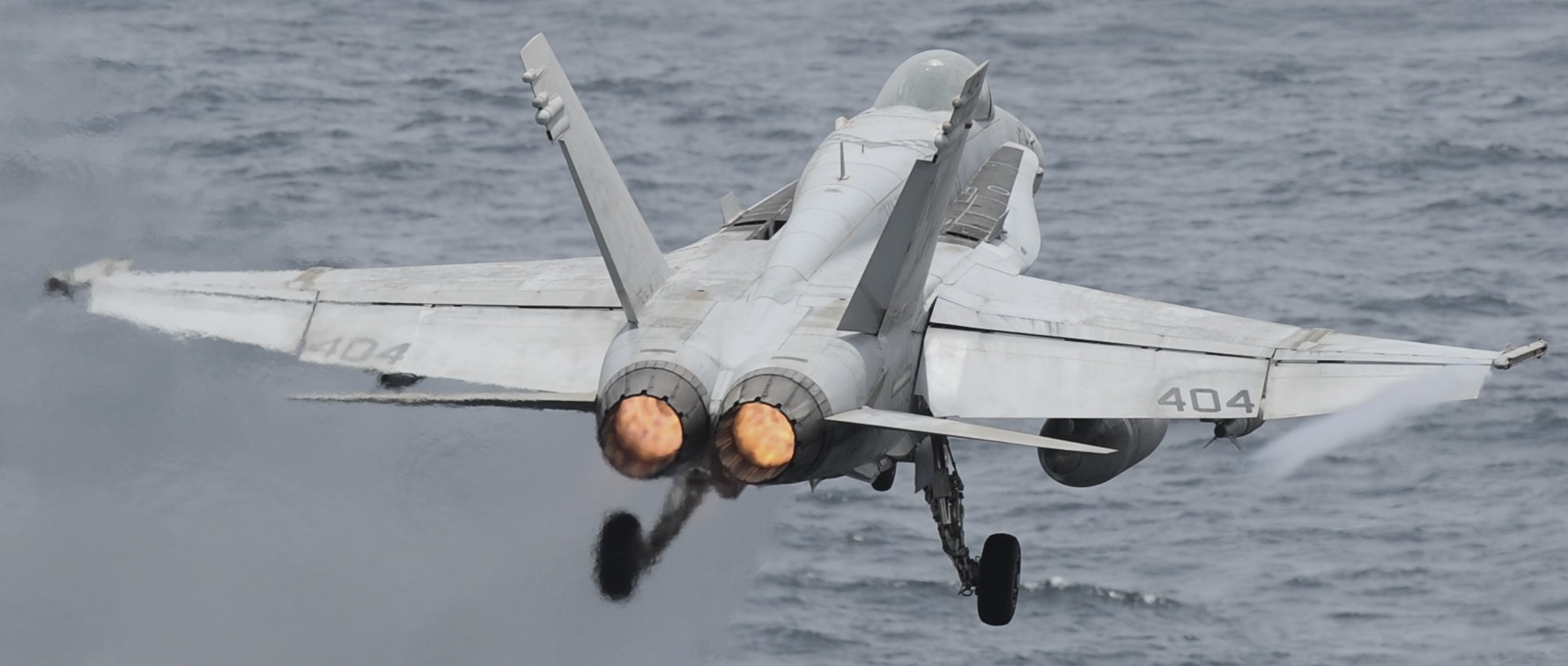 vmfa-323 death rattlers marine fighter attack squadron f/a-18c hornet cvw-11 uss nimitz cvn-68 104