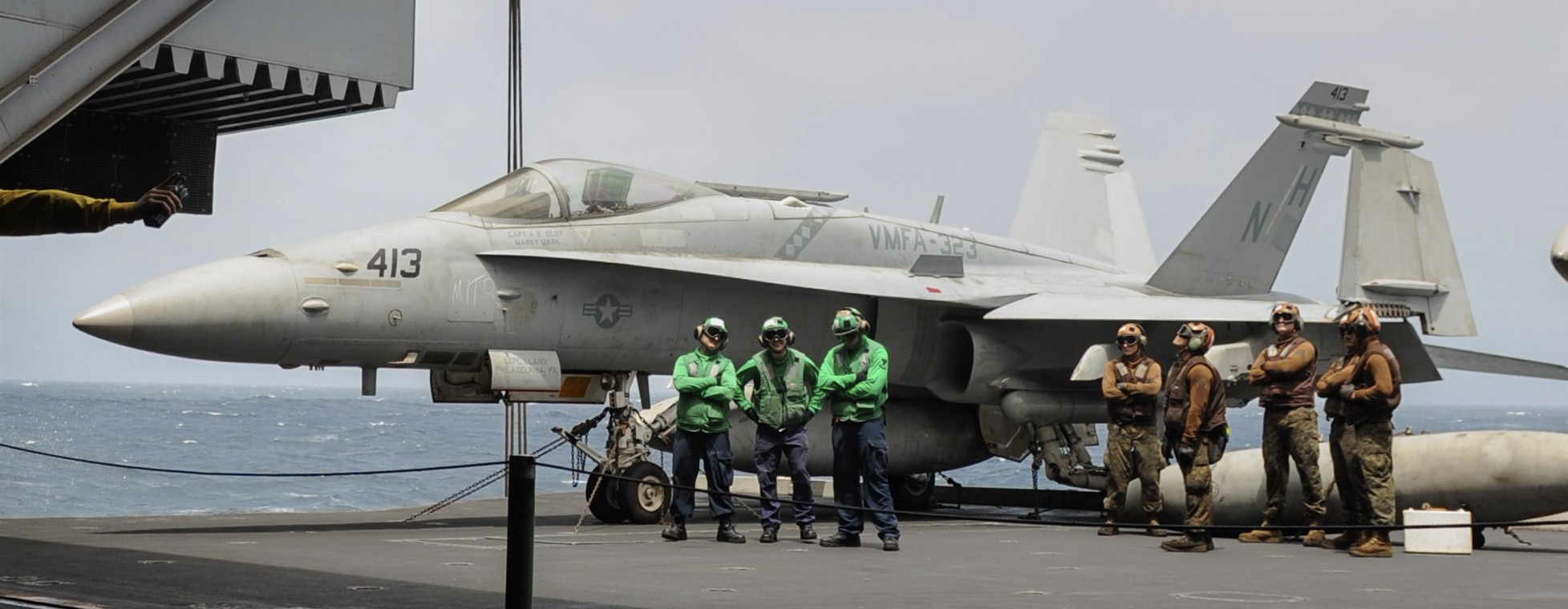 vmfa-323 death rattlers marine fighter attack squadron f/a-18c hornet cvw-11 uss nimitz cvn-68 106