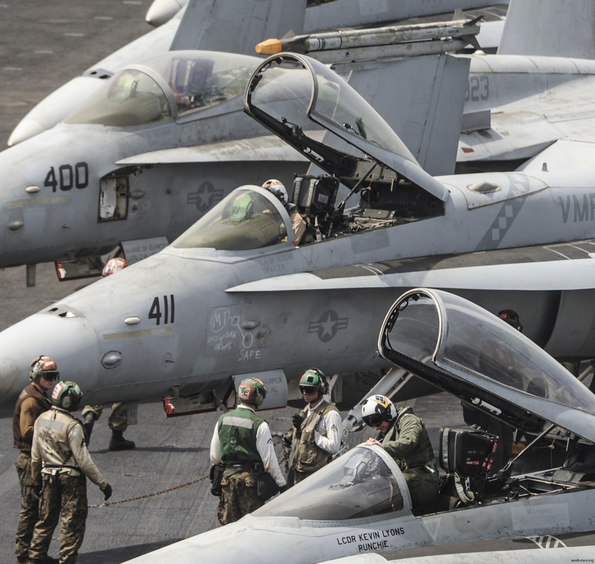vmfa-323 death rattlers marine fighter attack squadron f/a-18c hornet cvw-11 uss nimitz cvn-68 108 cockpit view