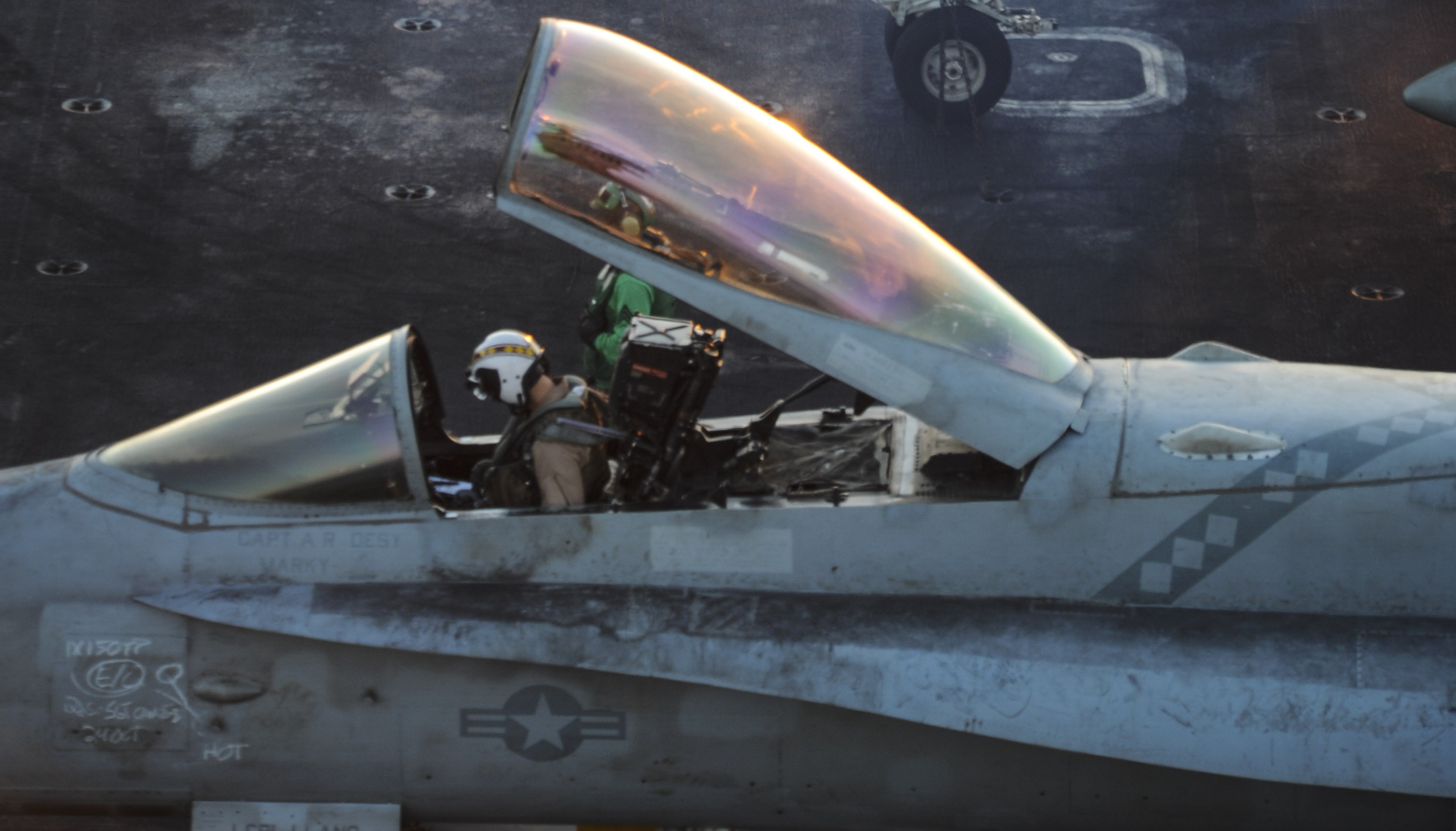 vmfa-323 death rattlers marine fighter attack squadron f/a-18c hornet cvw-11 uss nimitz cvn-68 110