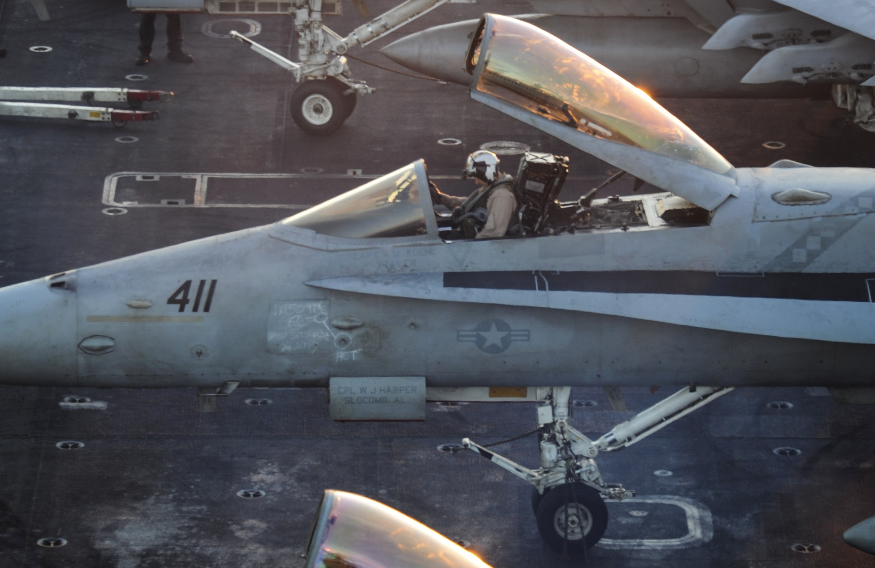 vmfa-323 death rattlers marine fighter attack squadron f/a-18c hornet cvw-11 uss nimitz cvn-68 111