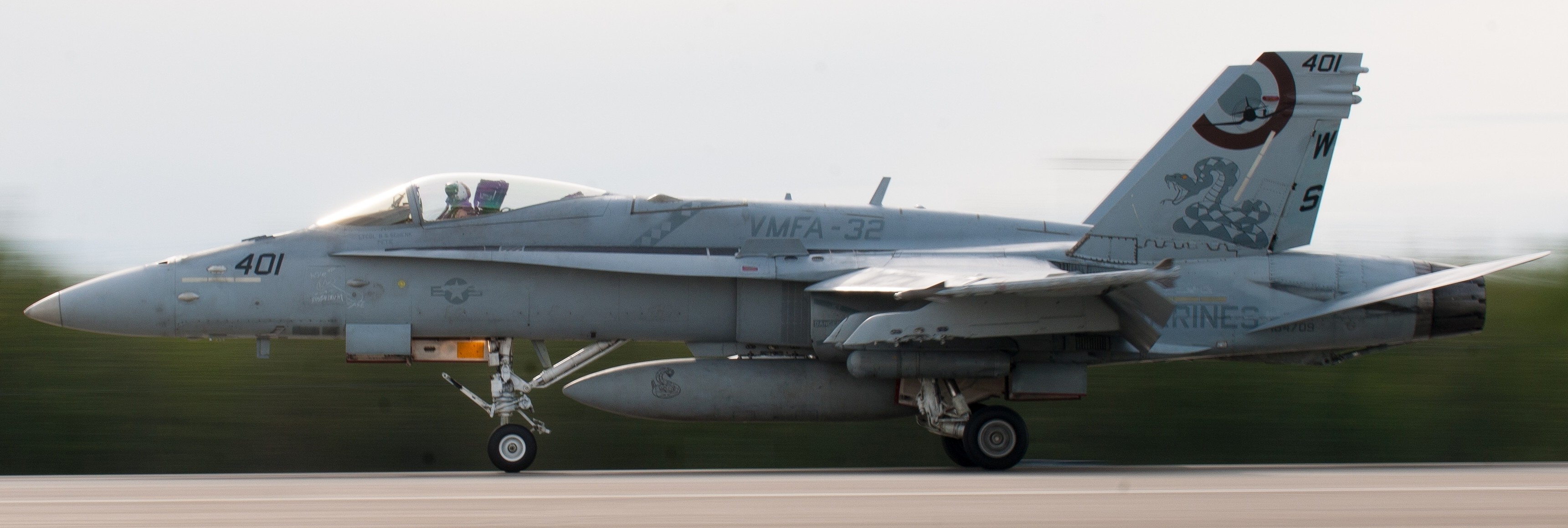 vmfa-323 death rattlers marine fighter attack squadron f/a-18c hornet 156 eielson air force base afb alaska
