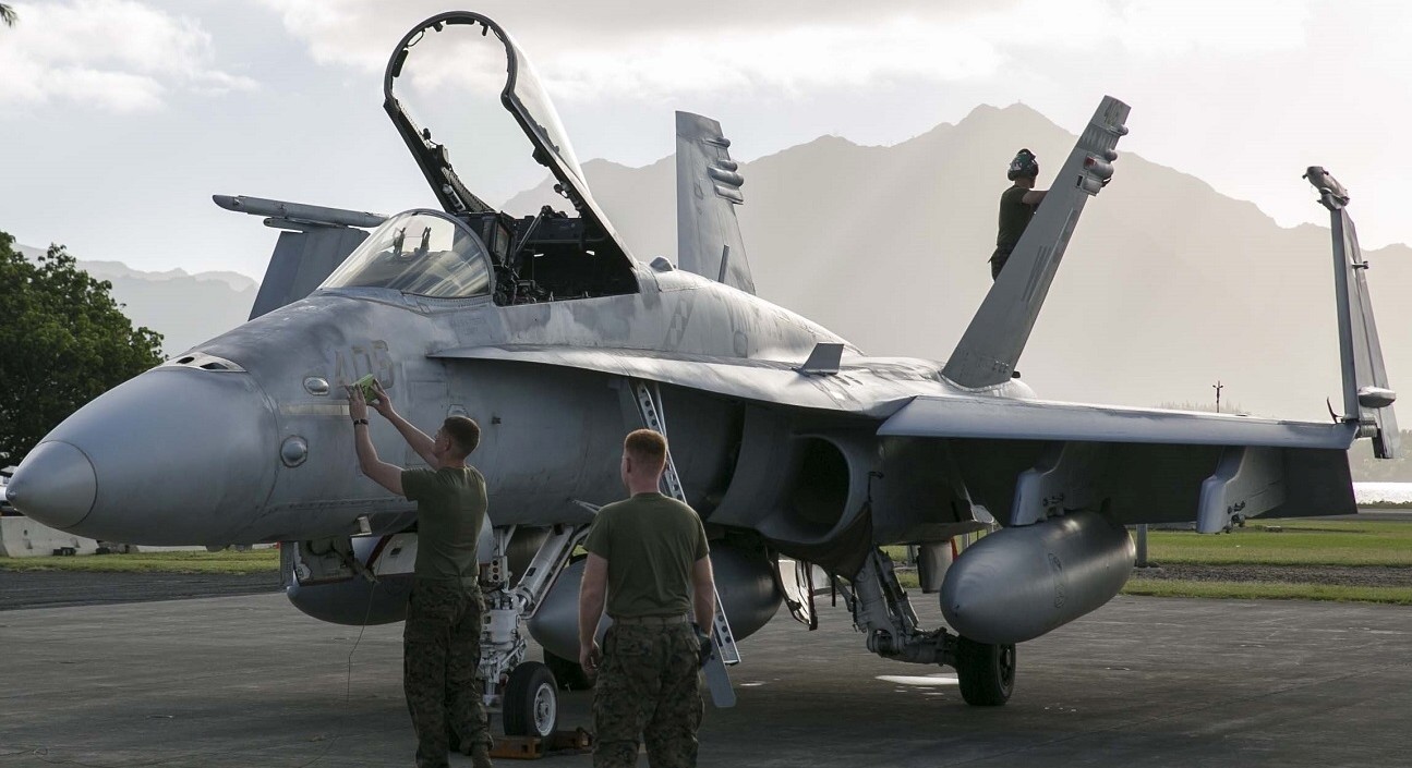 vmfa-323 death rattlers marine fighter attack squadron f/a-18c hornet 160 mcas kaneohe bay hawaii