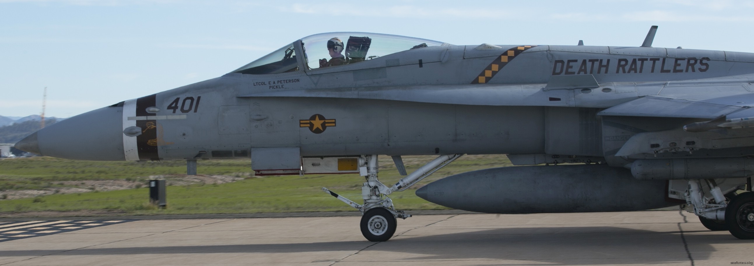 vmfa-323 death rattlers marine fighter attack squadron f/a-18c hornet 168 mcas miramar california